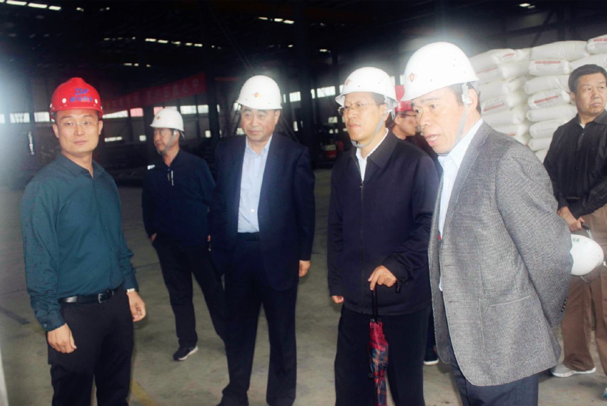 定西市政協(xié)主席陳尊鋒、市委常委、常務(wù)副市長陳曾勇 一行領(lǐng)導(dǎo)蒞臨我公司開展企業(yè)考察